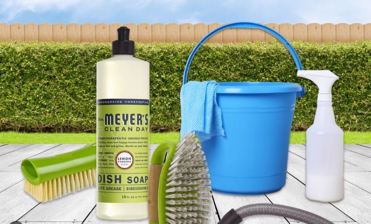 Eco-Friendly Products for Cleaning Your Patio and Deck