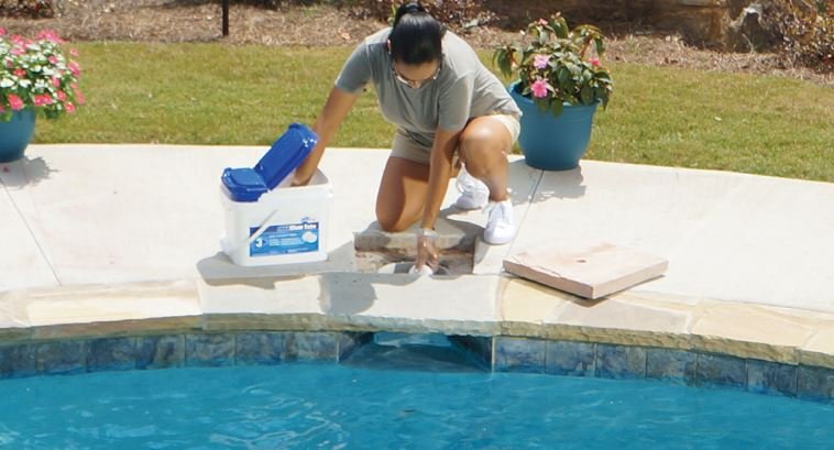 Environmentally Friendly Options for Pool Maintenance