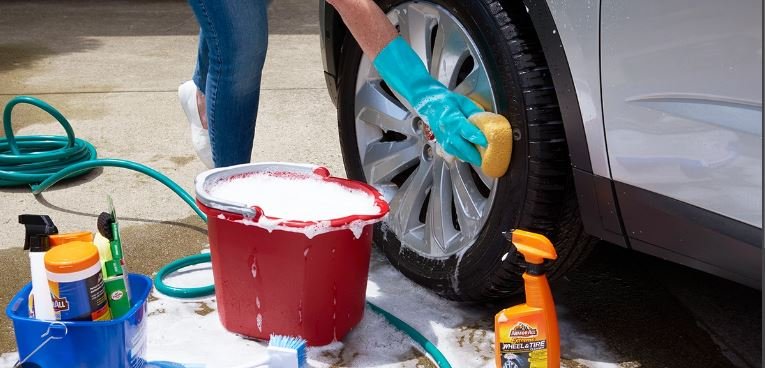 Green Ways to Clean Your Car at Home