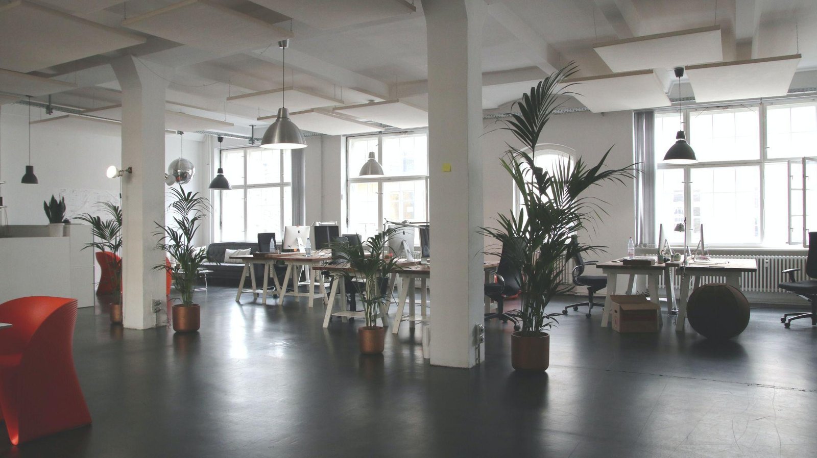 How to Clean Commercial Spaces Naturally