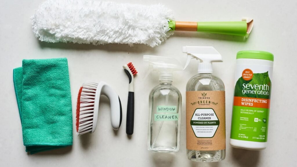 How to Create a Green Cleaning Kit for Your Home