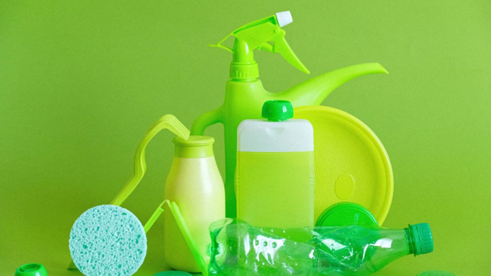 The Role of Essential Oils in Eco-Friendly Cleaning Solutions