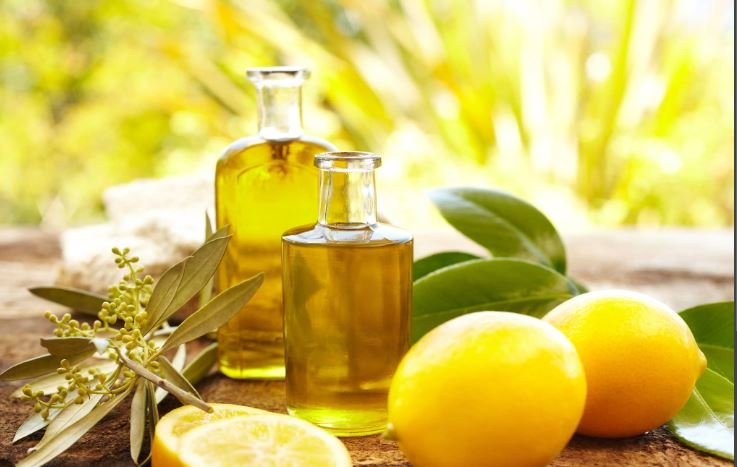 Using Essential Oils for a Fresh and Clean Home